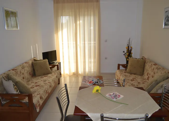 Pavloudis Apartament *